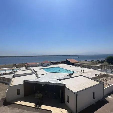 T2+mezzanine Avec Terrasse Et Acces Piscine A Cap Coudalere, - Fr-1-431-24 *